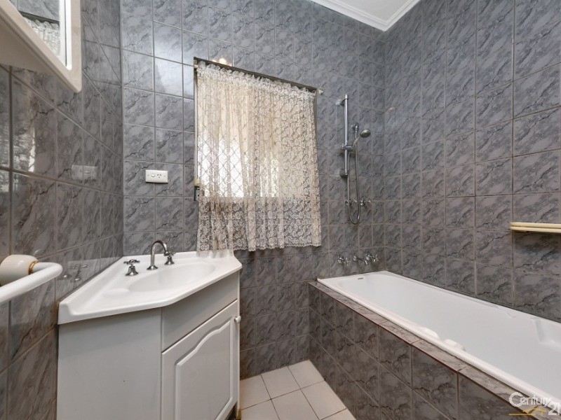 3 Deakin St, Blair Athol SA 5084