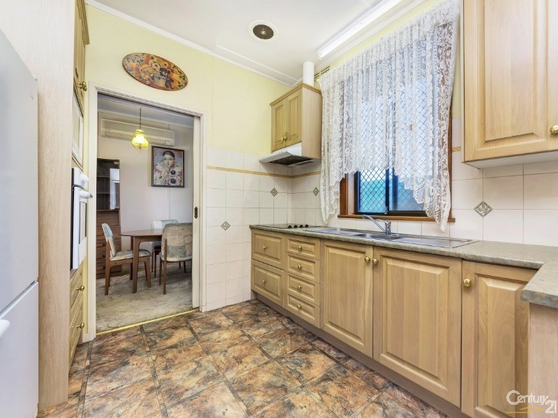 17 Douglas Ave, Hillcrest SA 5086