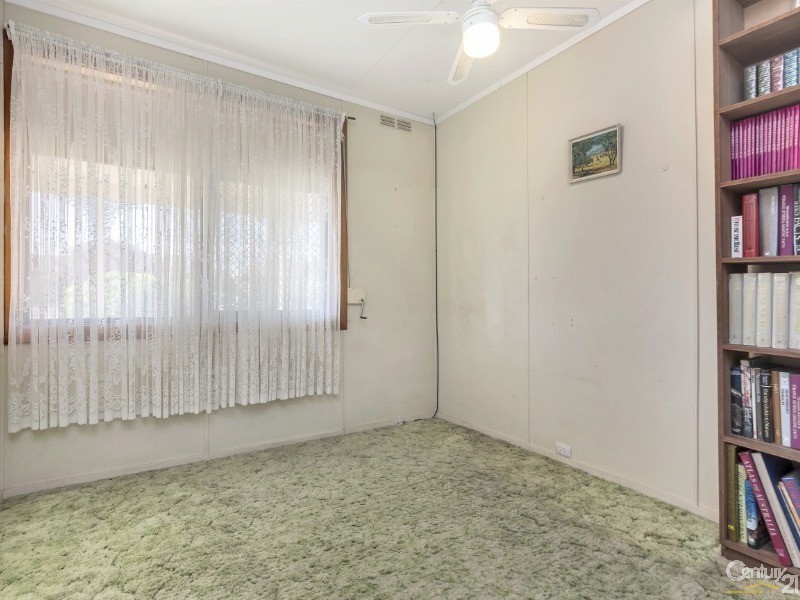 17 Douglas Ave, Hillcrest SA 5086