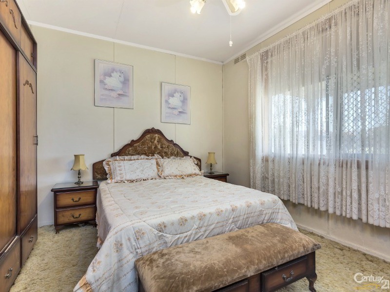 17 Douglas Ave, Hillcrest SA 5086