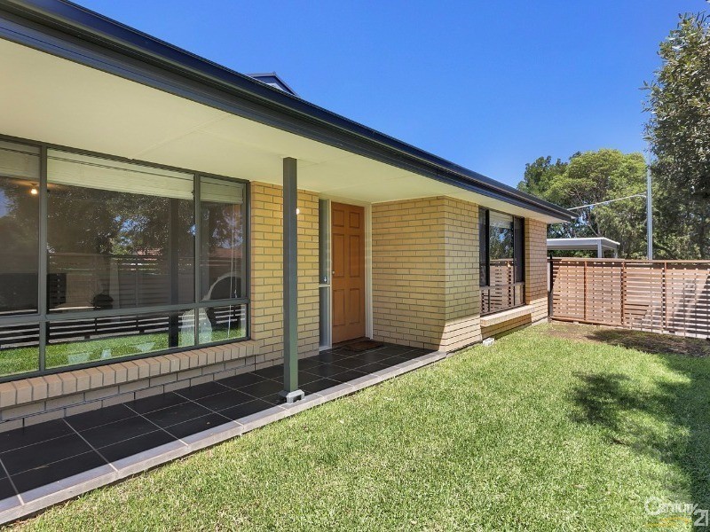 2 Jerome St, Christie Downs SA 5164