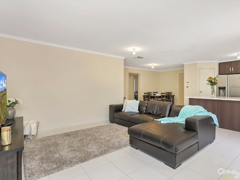 2 Jerome St, Christie Downs SA 5164
