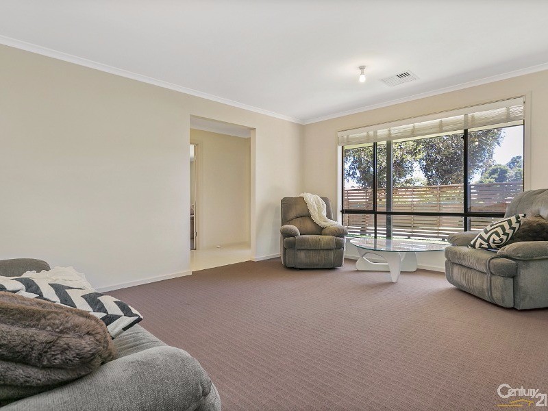 2 Jerome St, Christie Downs SA 5164