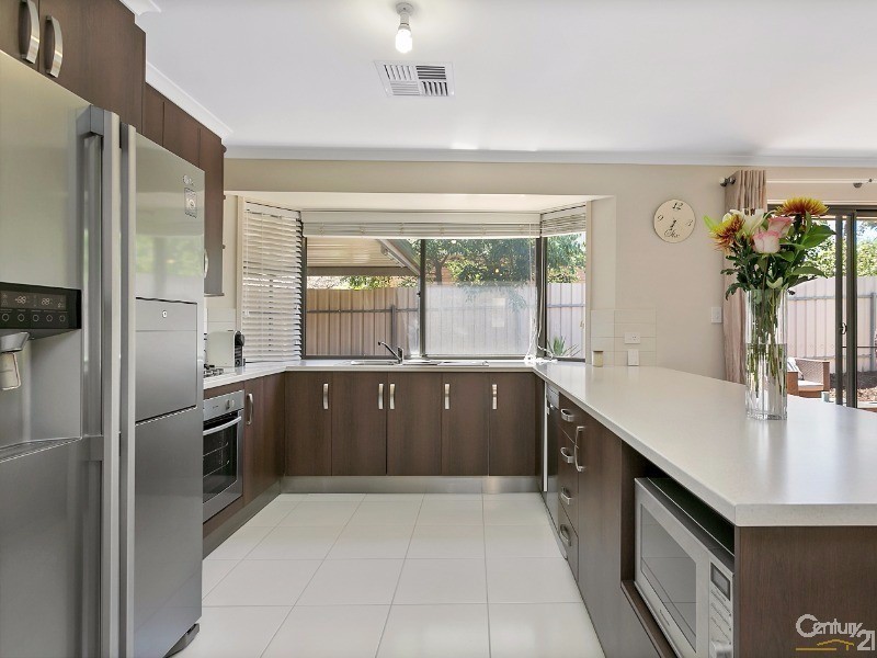 2 Jerome St, Christie Downs SA 5164