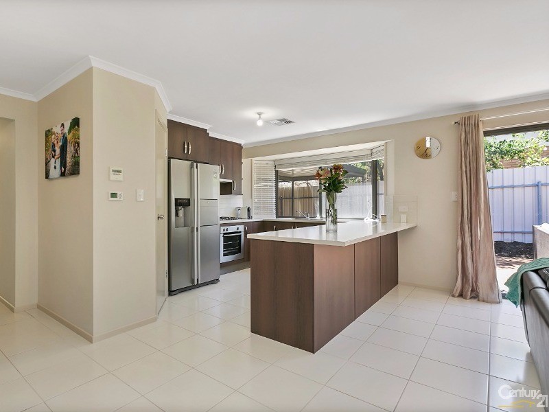 2 Jerome St, Christie Downs SA 5164