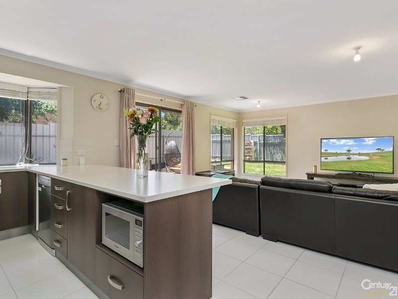 2 Jerome St, Christie Downs SA 5164