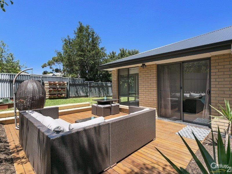 2 Jerome St, Christie Downs SA 5164