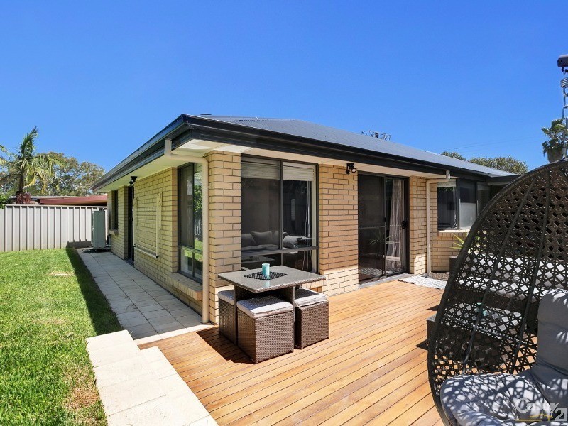 2 Jerome St, Christie Downs SA 5164