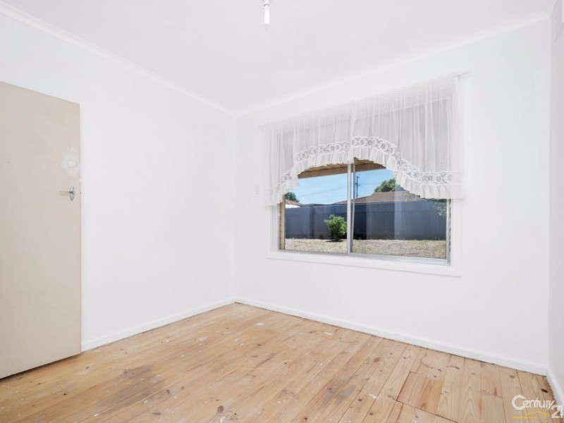 6 Balmoral Rd, Salisbury East SA 5109