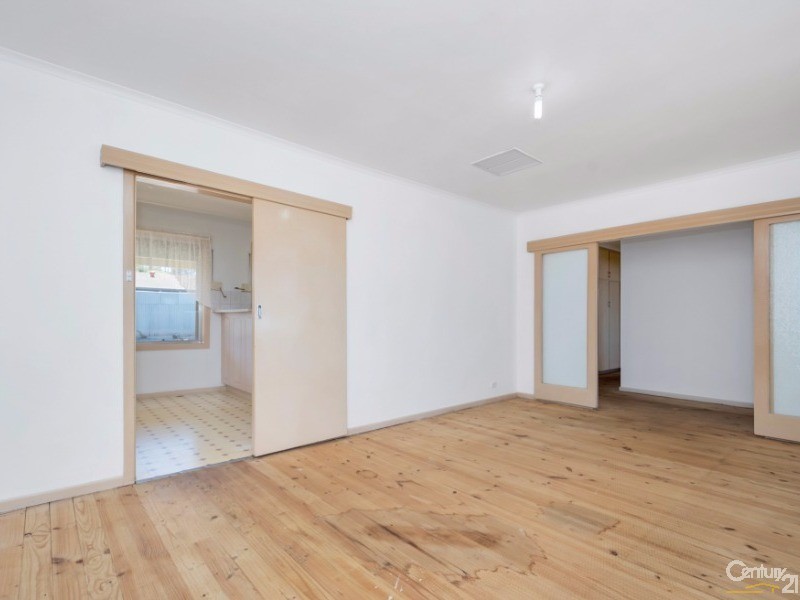 6 Balmoral Rd, Salisbury East SA 5109