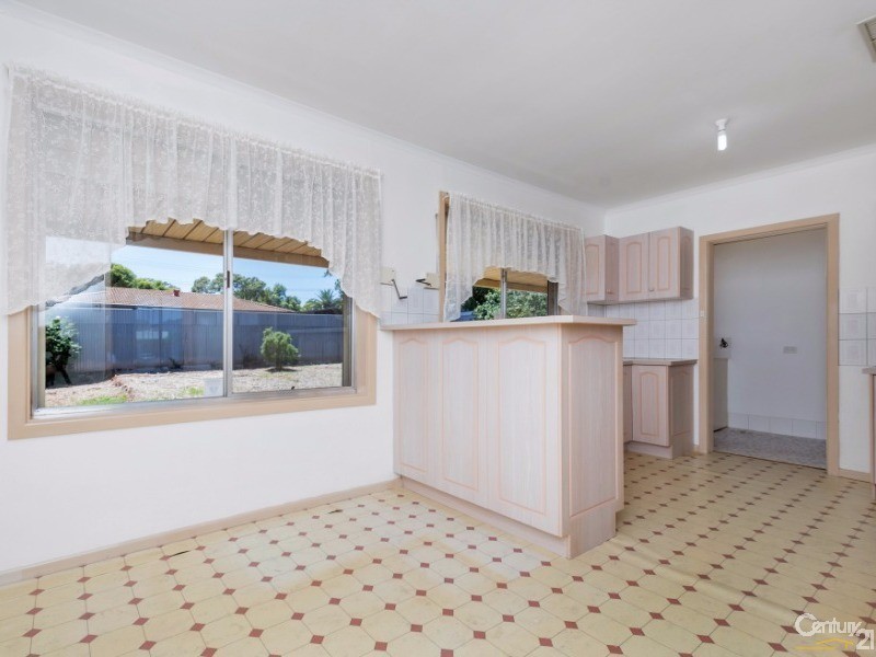 6 Balmoral Rd, Salisbury East SA 5109