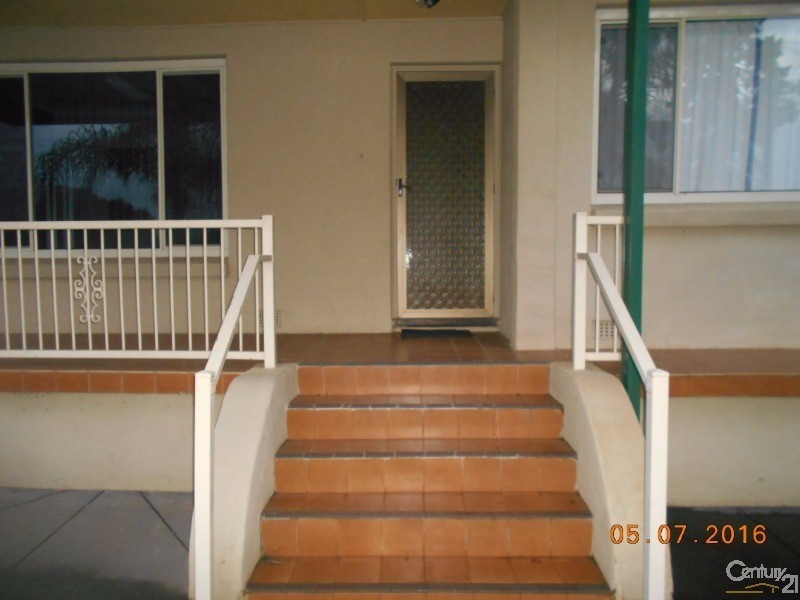 5 LIBERMAN ROAD, Para Hills SA 5096