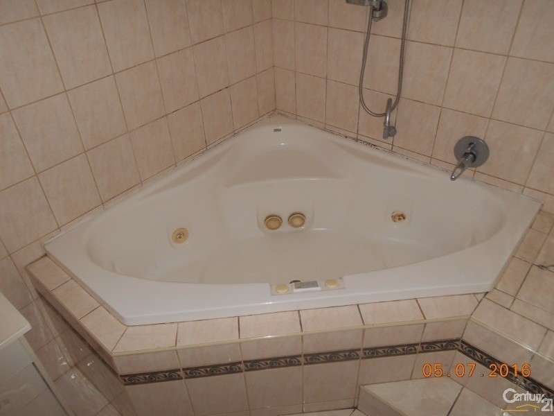 5 LIBERMAN ROAD, Para Hills SA 5096