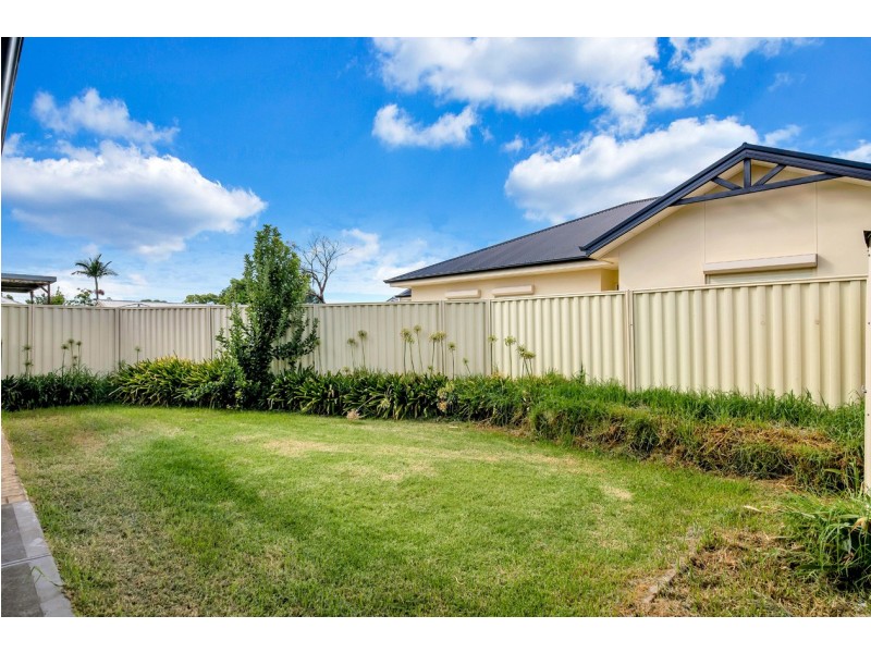 8a Esther Binks Ave, Greenacres SA 5086