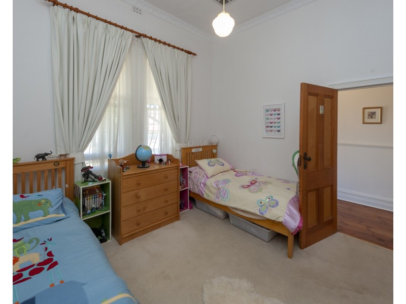 23 Airlie Ave, Prospect SA 5082