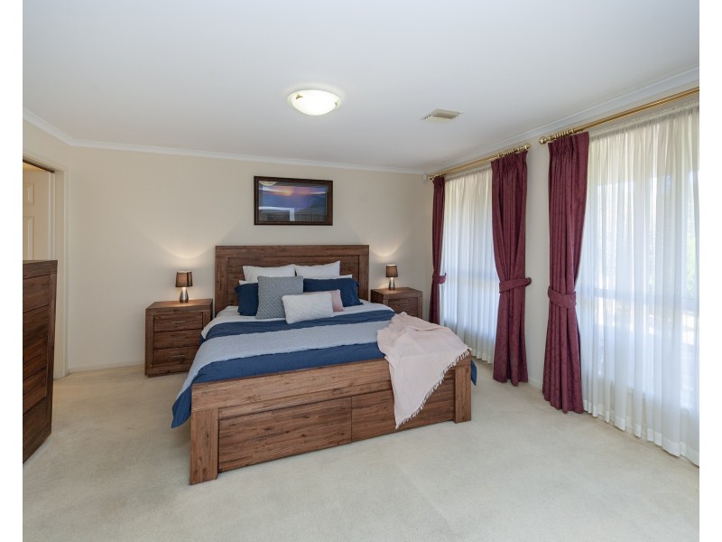 8 Seafarer Court, Gulfview Heights SA 5096