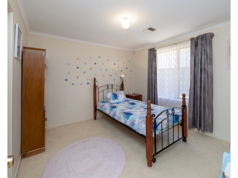8 Seafarer Court, Gulfview Heights SA 5096