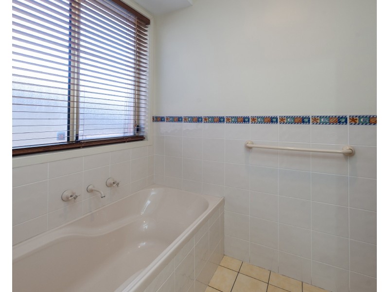 8 Seafarer Court, Gulfview Heights SA 5096