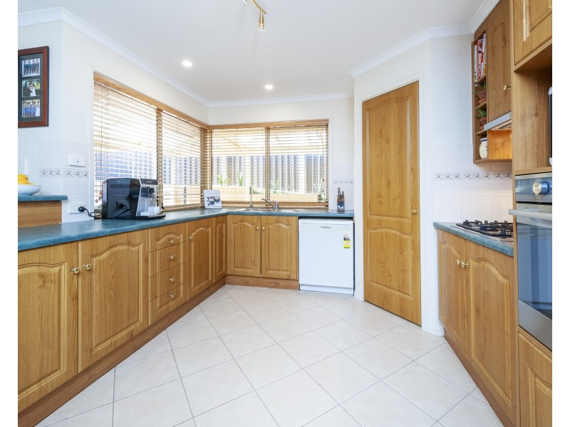 8 Seafarer Court, Gulfview Heights SA 5096