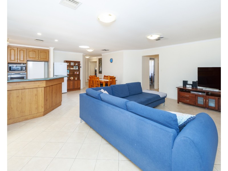 8 Seafarer Court, Gulfview Heights SA 5096