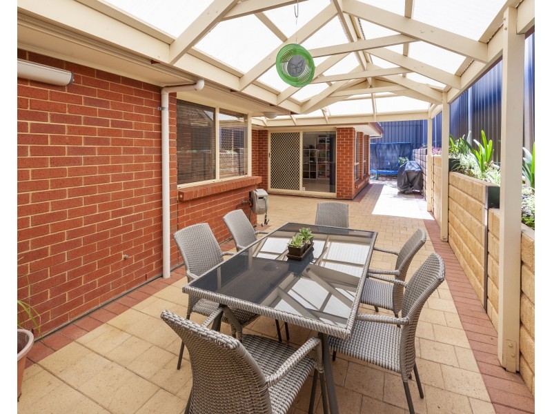 8 Seafarer Court, Gulfview Heights SA 5096