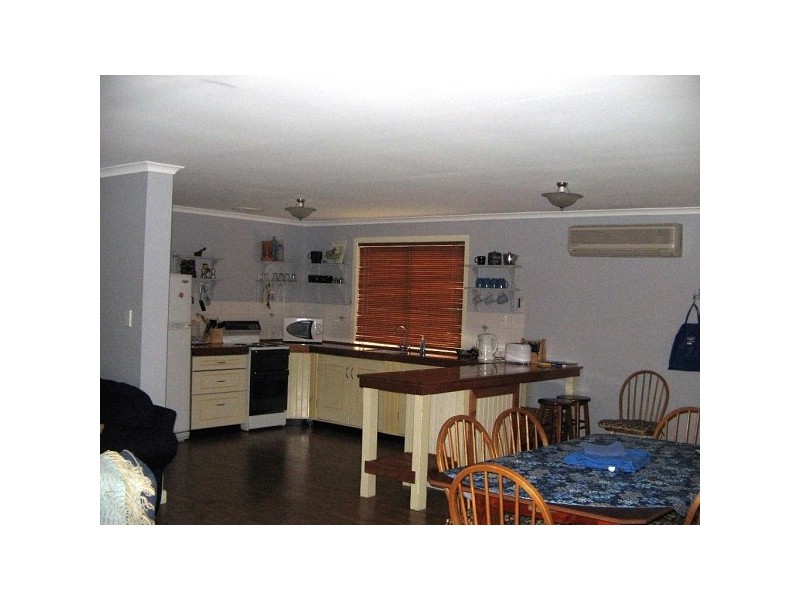 6 WOOLUNDRY ROAD, Robe SA 5276