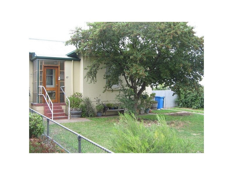 27 DOUGLAS STREET, Mount Gambier SA 5290