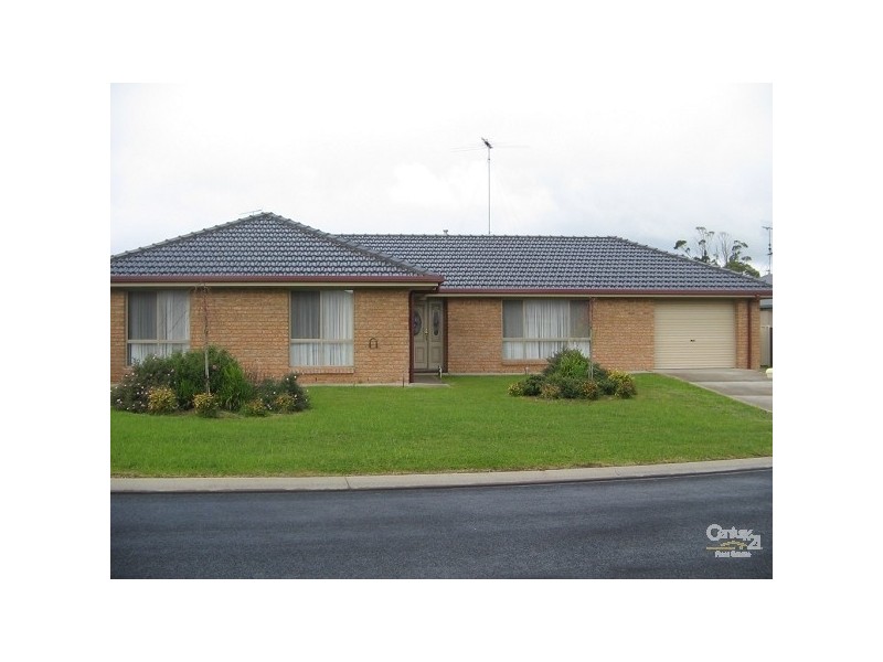 16 OAKRIDGE CRESCENT, Mount Gambier SA 5290