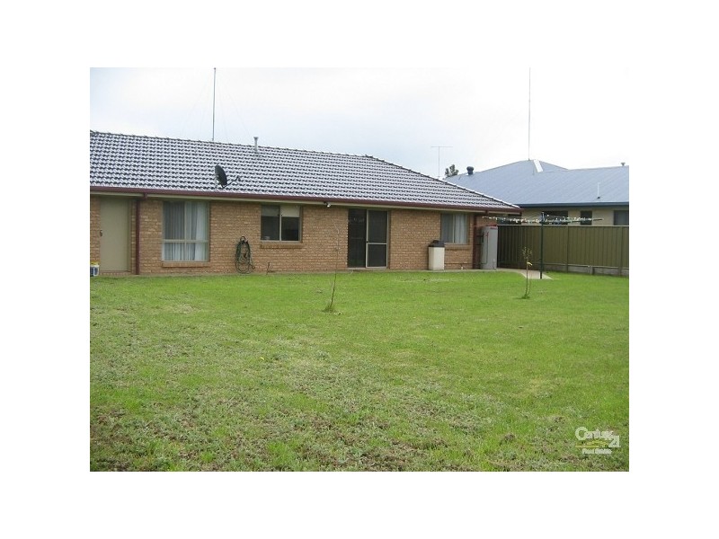 16 OAKRIDGE CRESCENT, Mount Gambier SA 5290