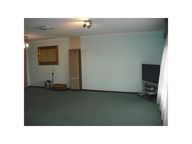 20 Robert Court, Para Hills SA 5096