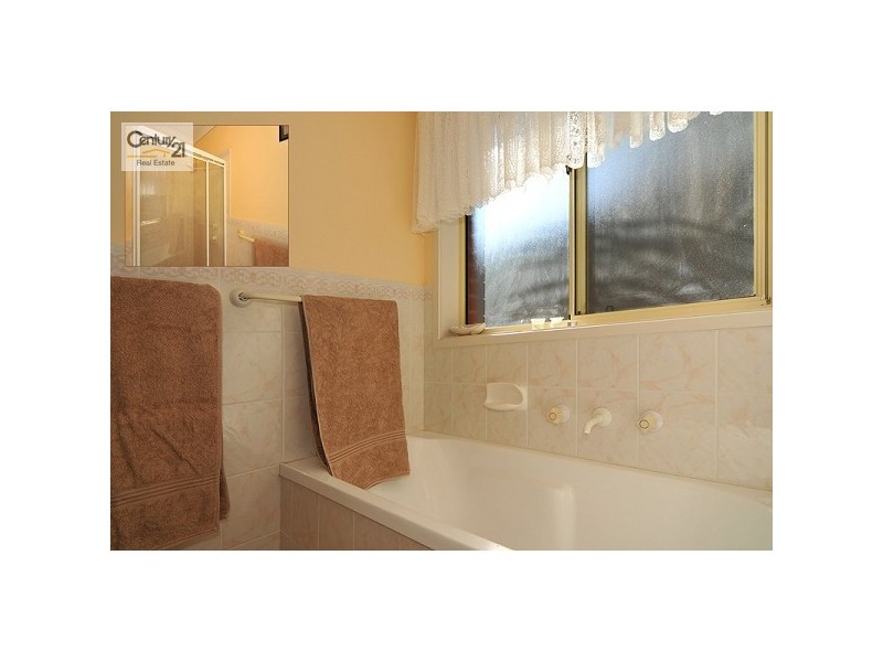 6 Lakeside Drive, Paralowie SA 5108
