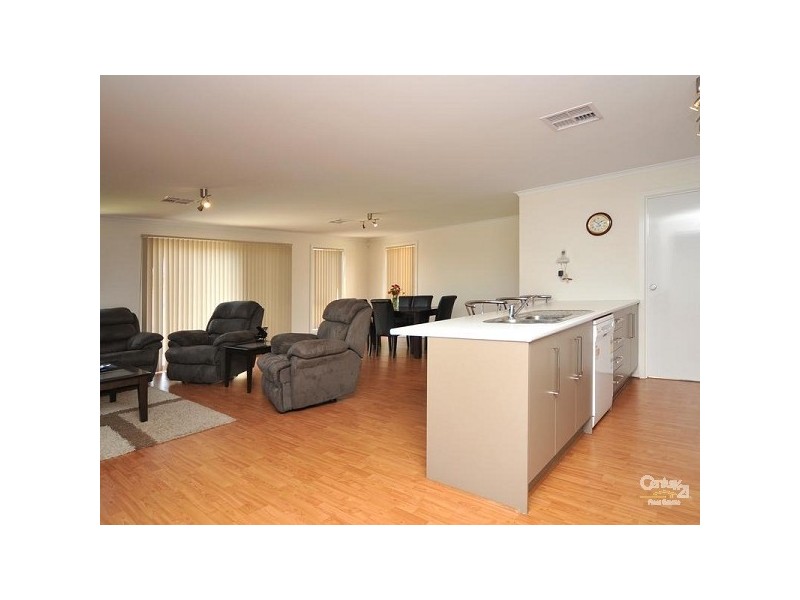 13 Banff St, Burton SA 5110