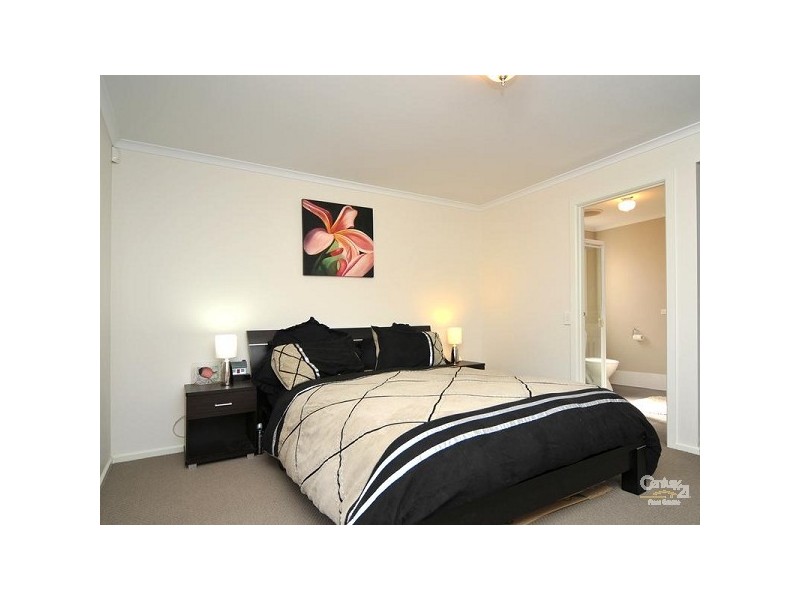 13 Banff St, Burton SA 5110