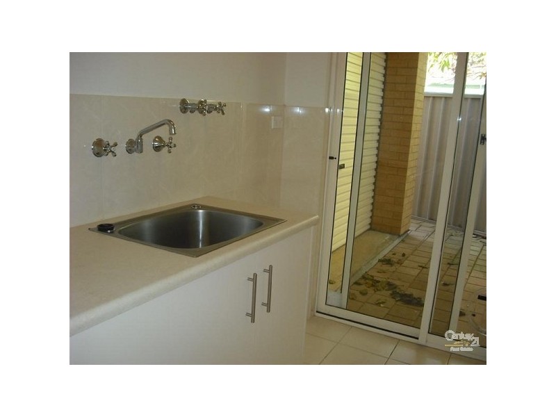 5 Macquarie Avenue, Hillcrest SA 5086