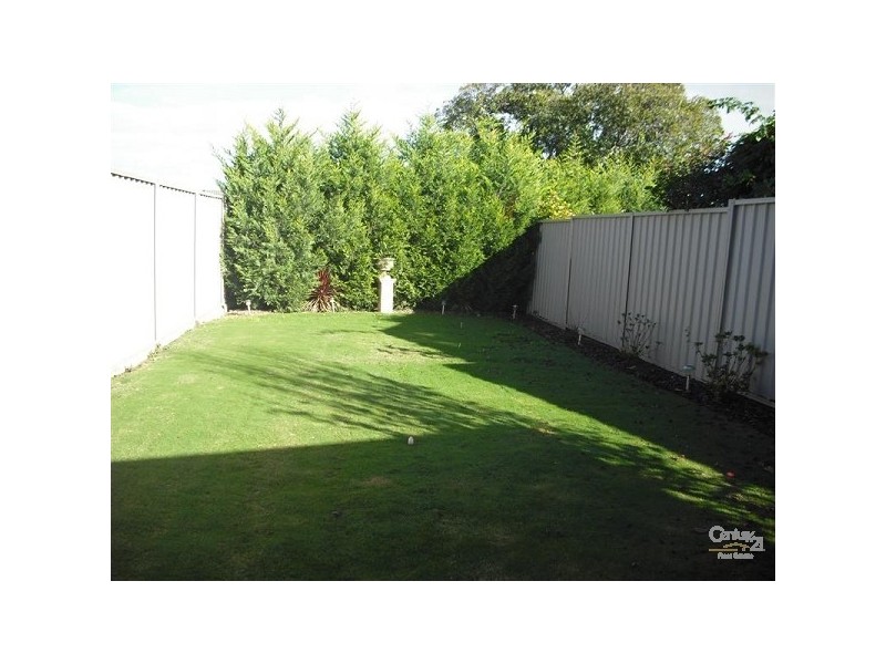 5 Macquarie Avenue, Hillcrest SA 5086