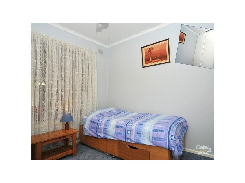 8 Cheltenham Crescent, Salisbury East SA 5109