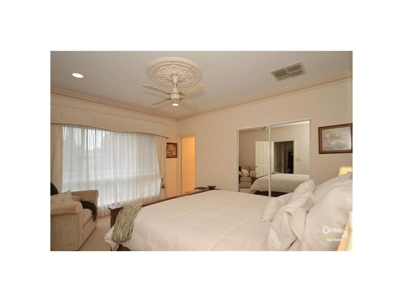 2 Heddle Court, Greenwith SA 5125