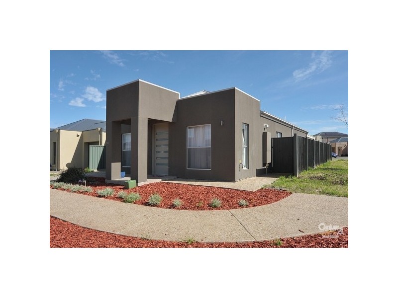 102 Shoalhaven Circuit, Mawson Lakes SA 5095