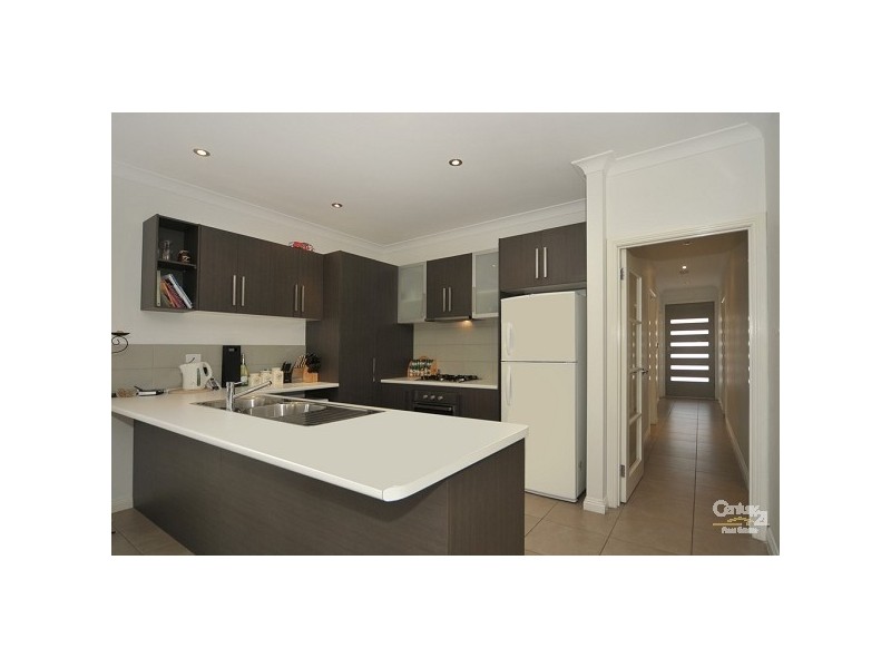 102 Shoalhaven Circuit, Mawson Lakes SA 5095