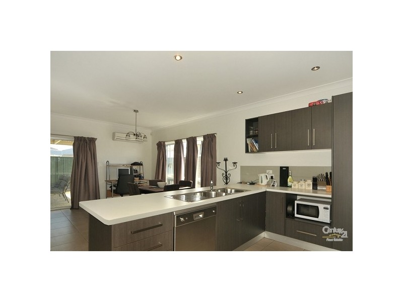 102 Shoalhaven Circuit, Mawson Lakes SA 5095