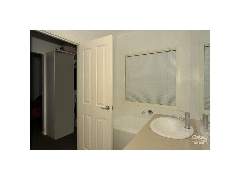 102 Shoalhaven Circuit, Mawson Lakes SA 5095