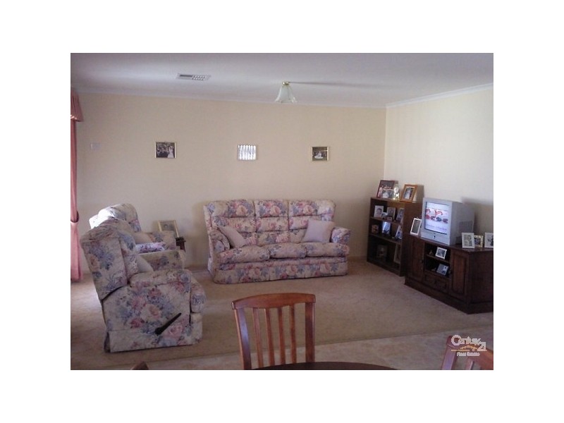 11 Hanbury Court, Oakden SA 5086