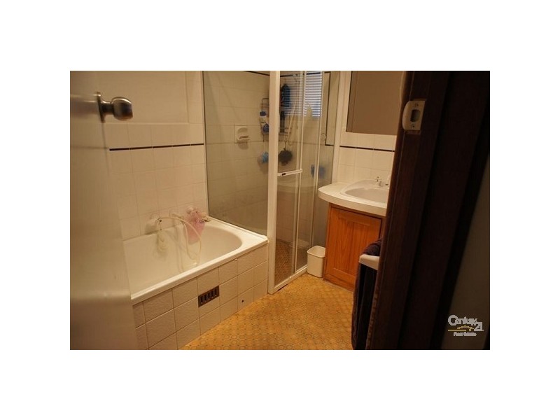 31 Lorraine Avenue, Para Vista SA 5093