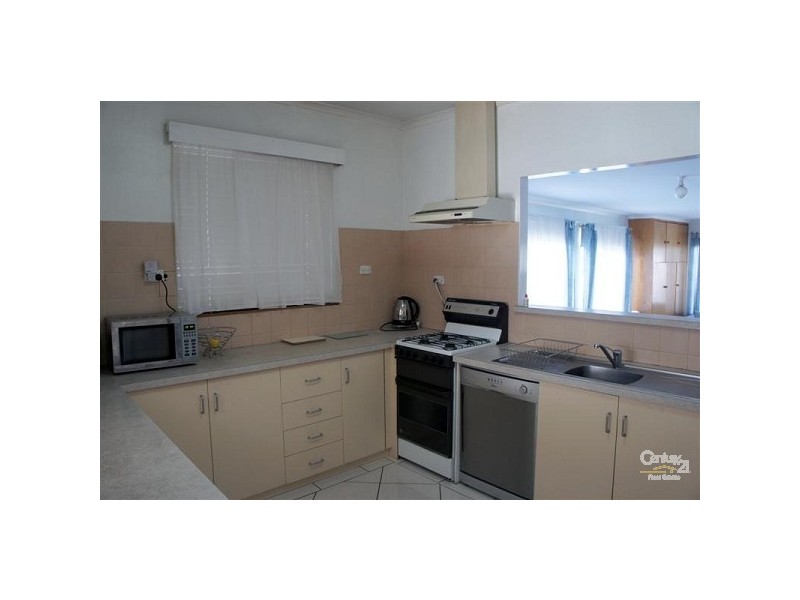 1 Chaucer Street, Clearview SA 5085