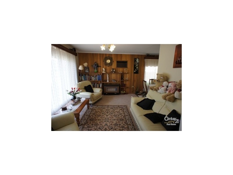 1 Gwinganna Crescent, Holden Hill SA 5088