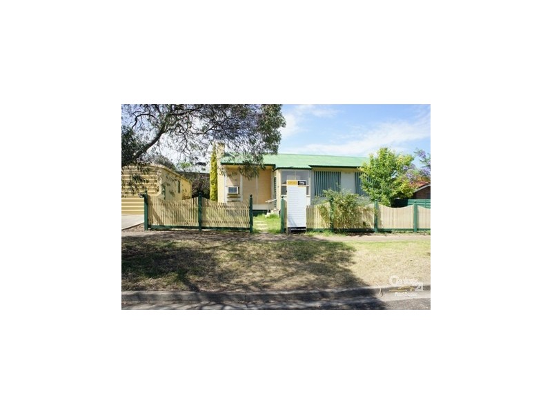 27 Melrose Avenue, Clearview SA 5085