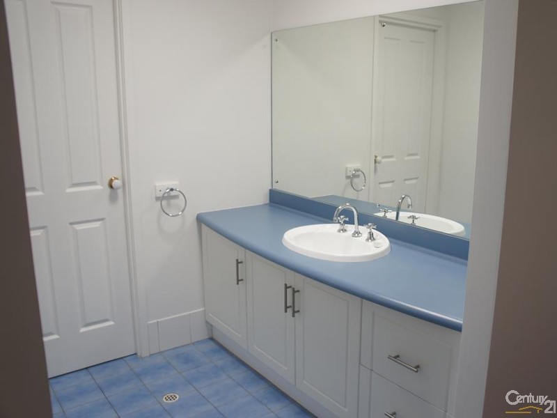 32 Hanbury Court, Oakden SA 5086