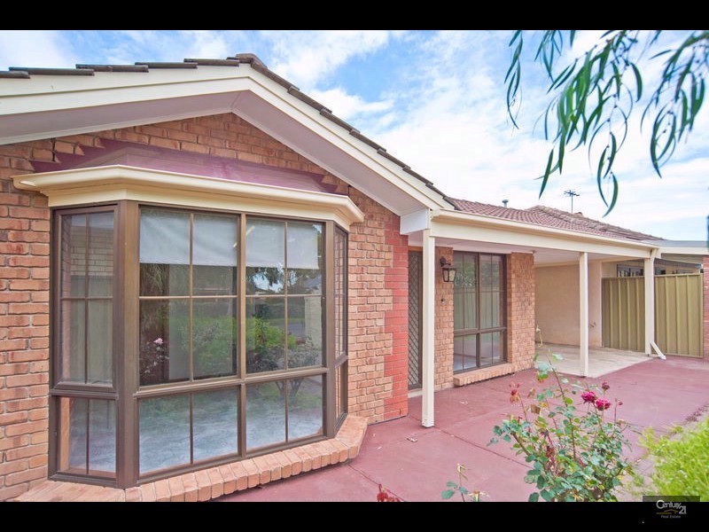 18 Beaconsfield Tce, Ascot Park SA 5043