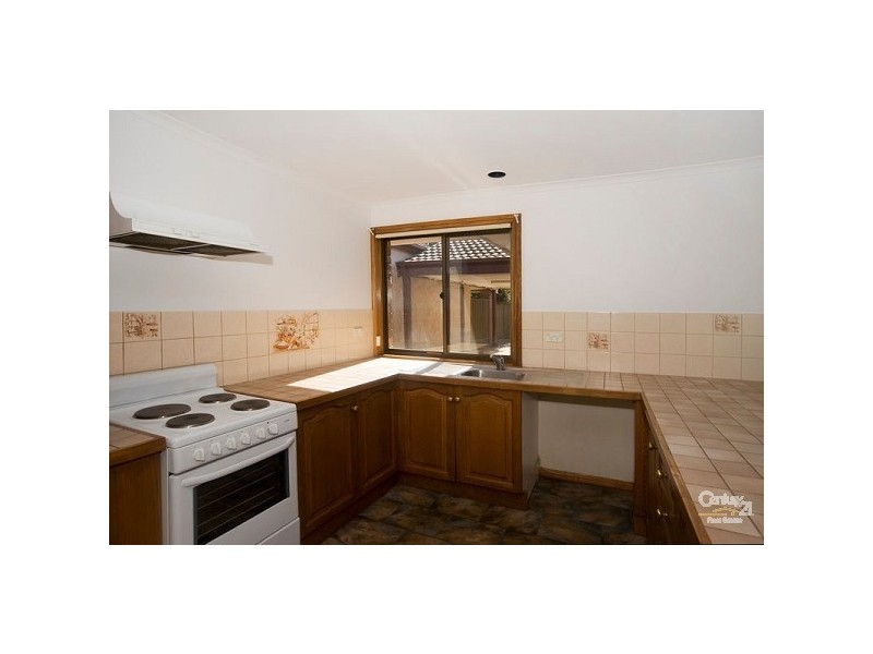 18 Beaconsfield Tce, Ascot Park SA 5043