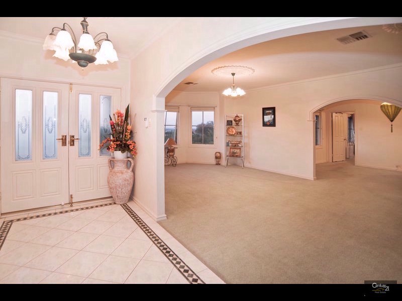 1 Waterview Crescent, Gulfview Heights SA 5096
